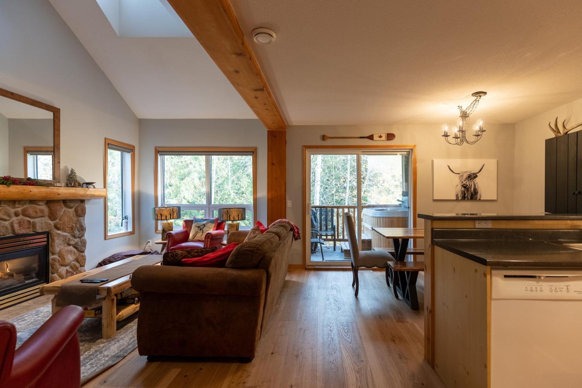 Stone Creek Chalets By Fernie Central Reservations Exterior photo
