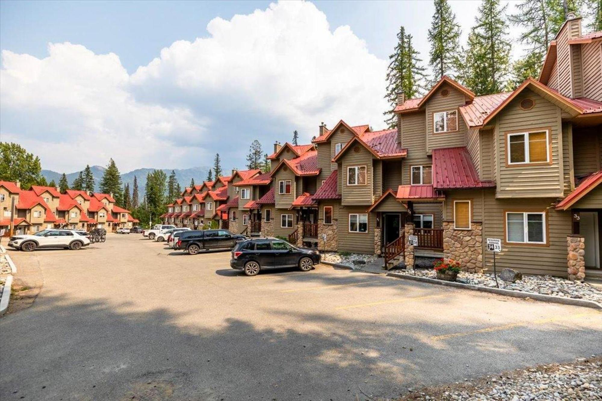Stone Creek Chalets By Fernie Central Reservations Exterior photo