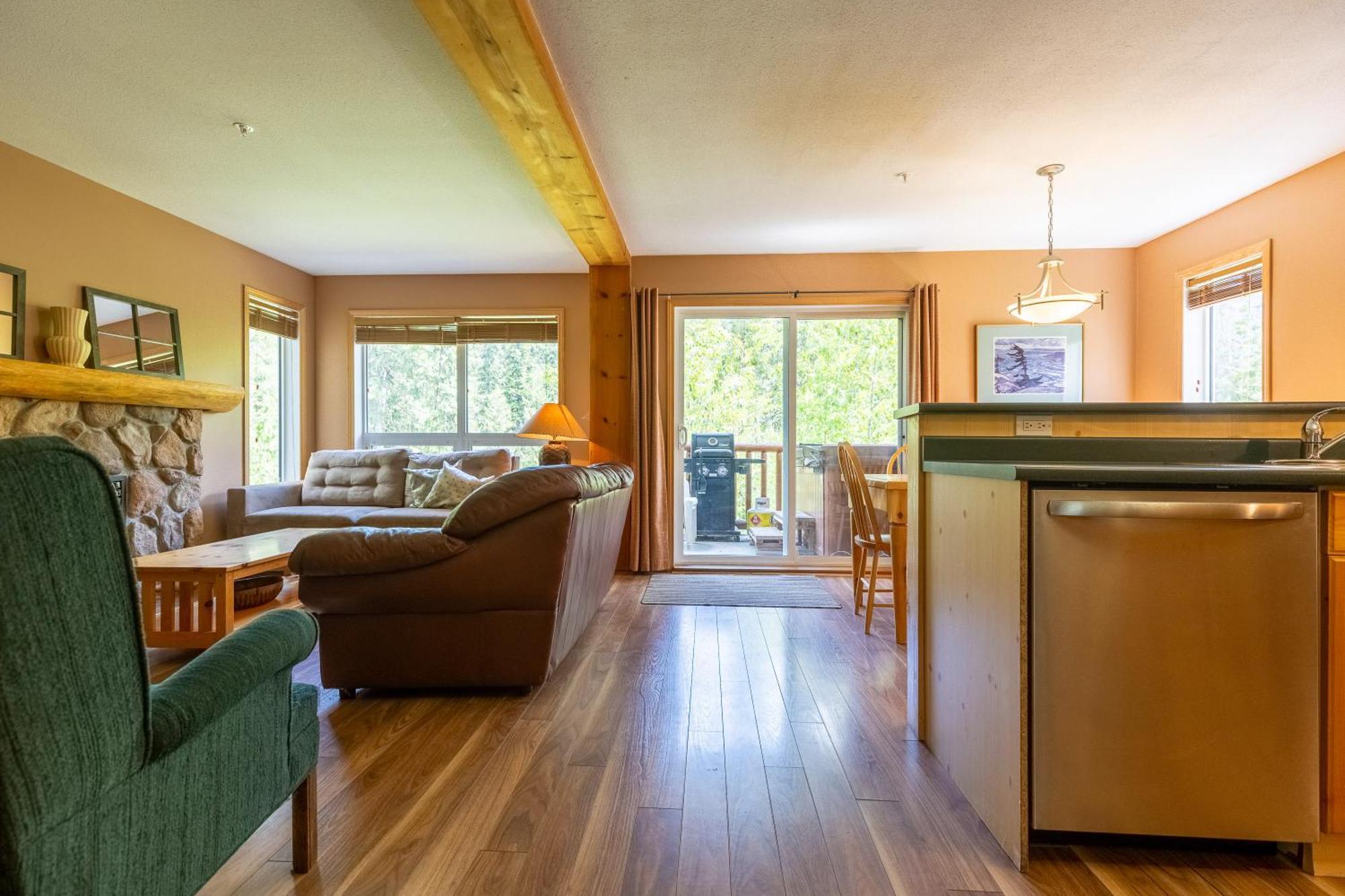 Stone Creek Chalets By Fernie Central Reservations Exterior photo