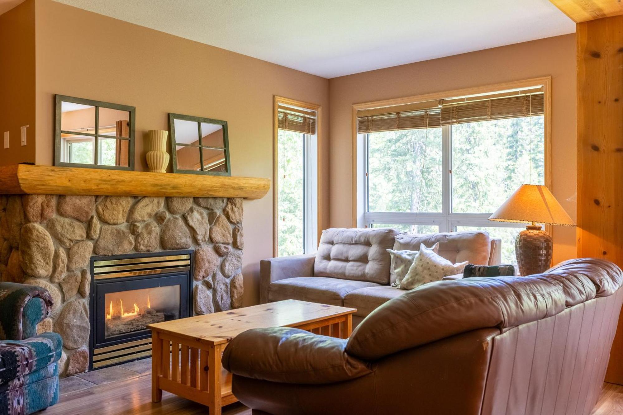 Stone Creek Chalets By Fernie Central Reservations Exterior photo